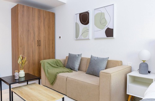 Masdar City Apartment | Bloomfields Cozy STU in Oasis