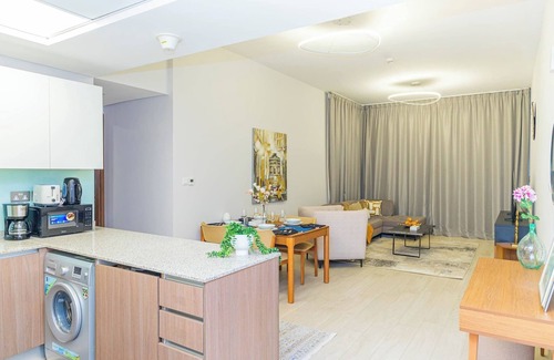 Jadaf Apartment | Bloomfields Splendid 1BR in Al Jaddaf