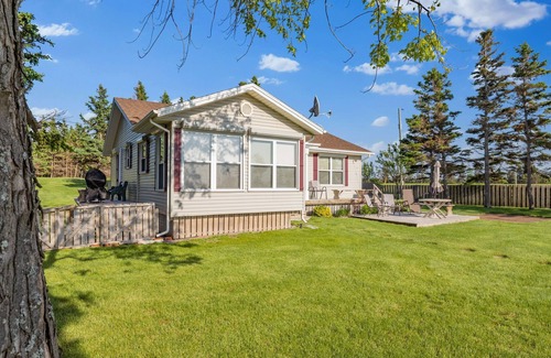 Blooming Point Cottage | Blooming Point Beauty on Tracadie Bay. Family & dog-friendly waterfront cottage!