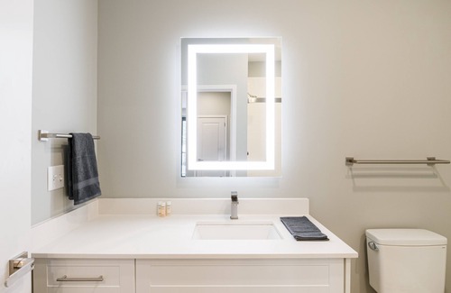 Bloomington Apartment | Bloomington Apartment: Great for Remote Workers!