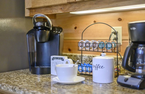 Hochatown Cabin | Blossom Belle Lodge: Central Hub | Luxury Family Cabin| Fire Pit | Hot Tub |Deck