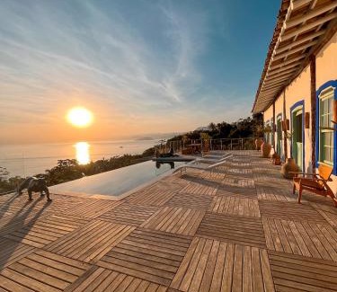 Praia de Itapecerica House | Blow Show Casa III Guest House