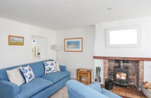 Beaumaris House | Blue Cottage