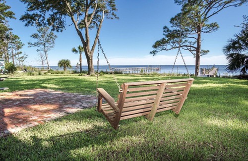 Apalachicola House | Blue Crab Cottage- Bay Front with Dock