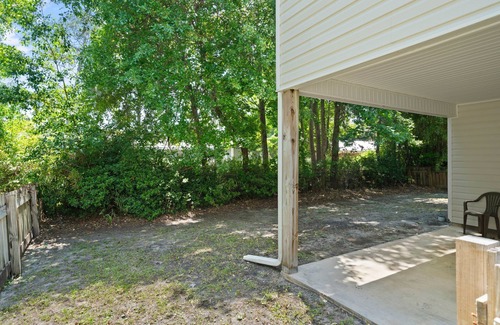 Country Club Estates House | Blue Dog Inn | 3 Bed, 2 Bath