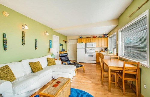 Pacific Beach House | Blue Fish
