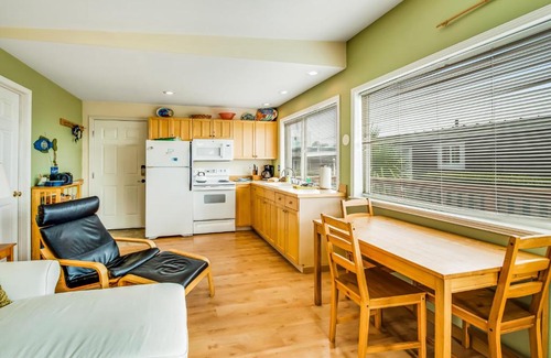 Pacific Beach House | Blue Fish