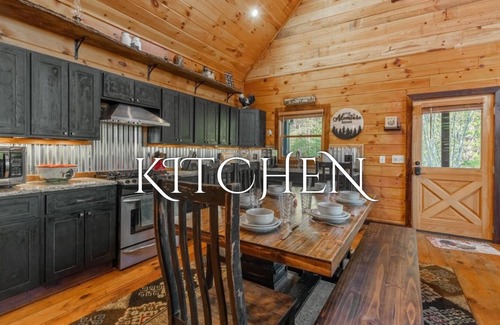 Foxfire Estates Cabin | *Blue Fox Den*Retreat~Golf~Views~Arcade~HotTub