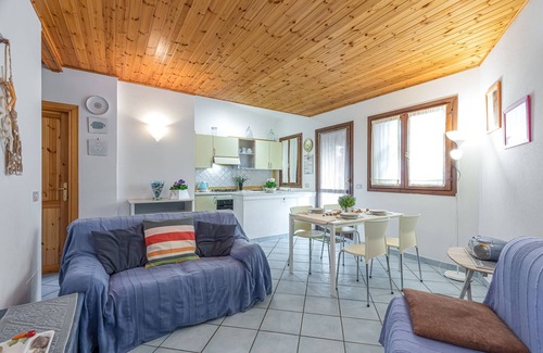 Golfo Aranci Apartment | Blue&Green House With Shared Pool, Sottomonte, Italy