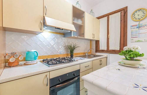 Golfo Aranci Apartment | Blue&Green House With Shared Pool, Sottomonte, Italy