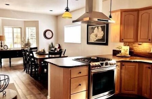 Ouray House | Blue Haven 5BR/3.5BA - Smaller Group Discounts Available!