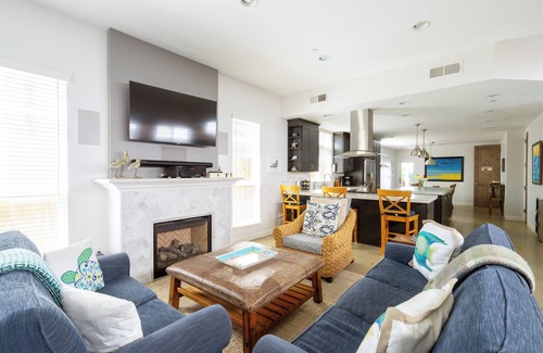 Pacific Beach House | Blue Heron Beach House - Near the Beach with a backyard and bikes!