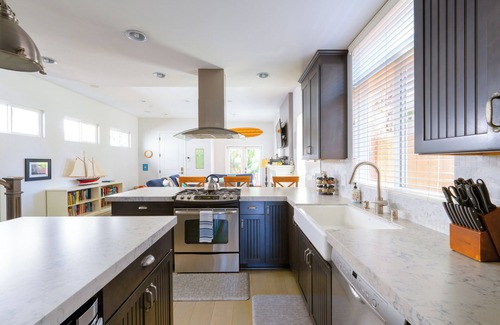 Pacific Beach House | Blue Heron Beach House - Near the Beach with a backyard and bikes!