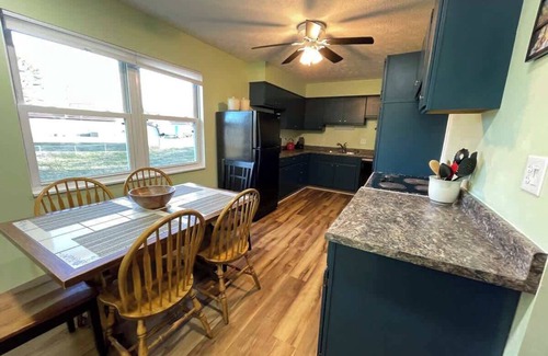 Logan Cottage | 'Blue Heron Cottage' w/Game Room, Deck & Hot Tub