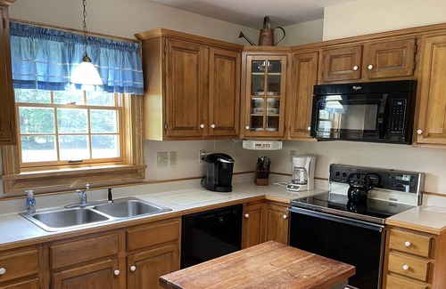 Milford House | Blue Heron, Goodyear Lake, Great fishing and paddle sports, large private yard