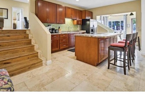 Kaimuki Apartment | Blue house (Main floor) 5 bedrooms 2.5 baths
