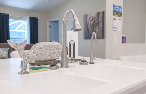 Diplomat House | Blue Lagoon Family-Home, saltwater heated pool, close to the beach