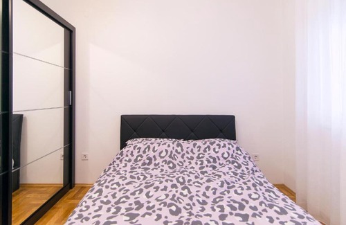 Grbavica Apartment | Blue Lagoon + Free secure parking
