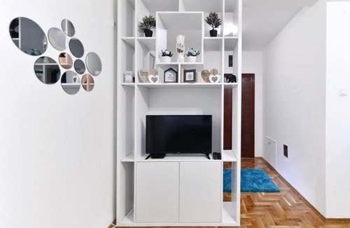 Grbavica Apartment | Blue Lagoon + Free secure parking