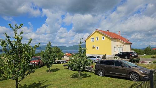 Grabovica Apartment | Blue Lake Luxury Rooms