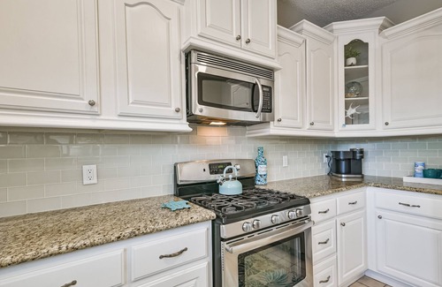 San Jacinto House | Blue Mermaid! Beautiful home 4 blocks from the beach!