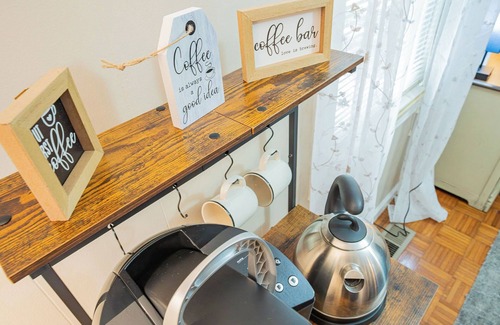 Walland House | Blue Mist Cottage – Pet Friendly 2BR w/Hot Tub | Near Blackberry Farm
