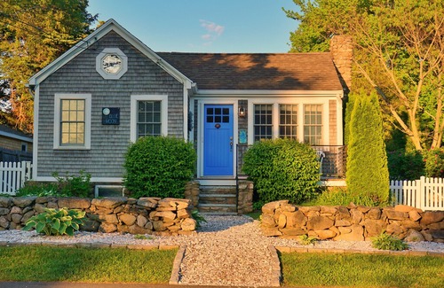 Fairhaven House | Blue Moon at West Island