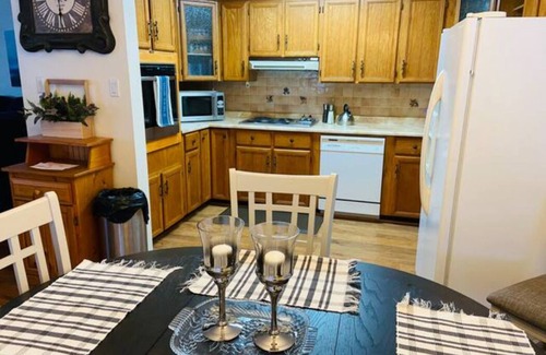 Wiarton Cottage | Blue Moon Cottage