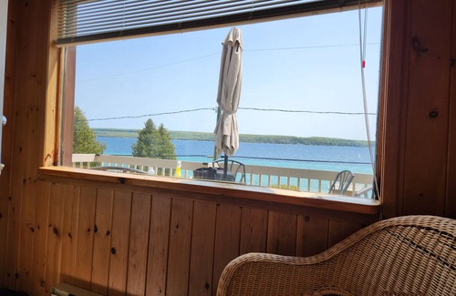 Wiarton Cottage | Blue Moon Cottage