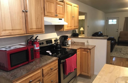 Port Angeles House | Blue Moon Cottage: Rent 31 days or longer. Centrally located near ferry & ONP