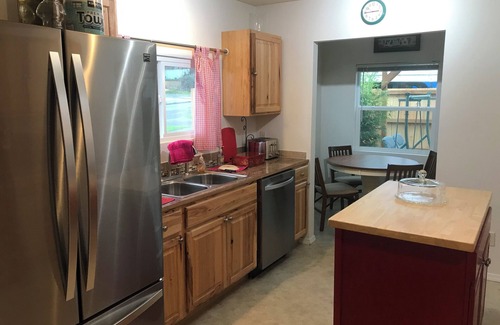 Port Angeles House | Blue Moon Cottage: Rent 31 days or longer. Centrally located near ferry & ONP