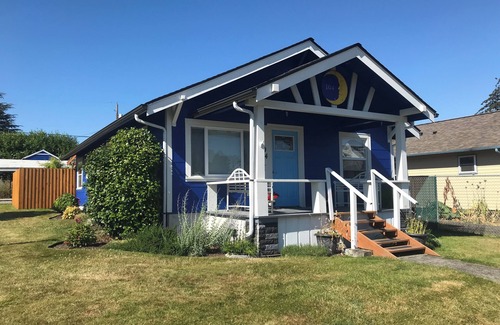 Port Angeles House | Blue Moon Cottage: Rent 31 days or longer. Centrally located near ferry & ONP