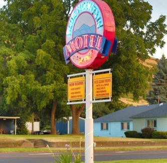 Dayton Hotel | Blue Mountain Motel
