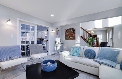 East Stroudsburg House | Blue Mountain Estate: Dual Homes Getaway