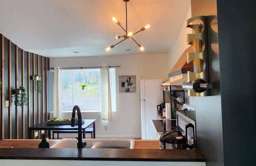 Port Angeles House | Blue Mtn Bungalow Cabin Escape in the Woods