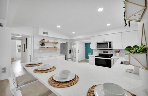 Jacksonville Beach House | Blue Palm Retreat: Heated Pool, Private Backyard, Walk or take Bikes to Beach