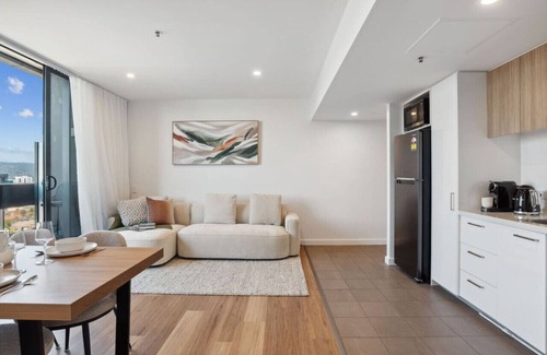 Adelaide Central Business District Apartment | Blue Pool Escape Stunning Views