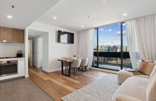 Adelaide Central Business District Apartment | Blue Pool Escape Stunning Views