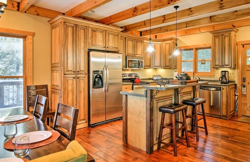 Cashes Valley Cabin | Blue Ridge Cabin w/Wooded Views, Deck & Hot Tub!