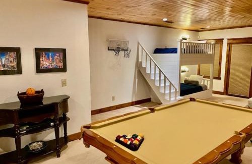 Blue Ridge House | Blue Ridge Cottage - Downtown Blue Ridge Cottage Rental - Game Room, Pet-Friendly, Walk to Dining and Shopping