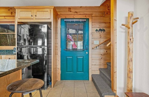 Wolf Laurel Cabin | Blue Ridge Mountain Cabin with Stunning Views