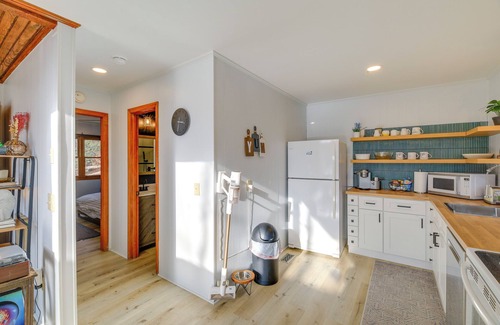 Deep Gap Cabin | Blue Ridge Mountains Cabin w/Community Pool!