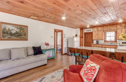 Blue Ridge Cabin | Blue River Charming cabin access to river, Blue Ridge.
