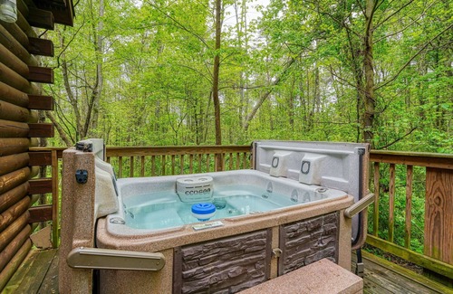 Logan Cabin | Blue Rose Cabins - Lovebirds Cabin