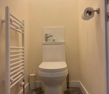 Melksham Apartment | Blue Rose