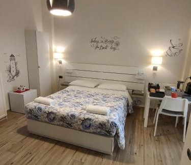 Salerno Bed & Breakfast | Blue Rose Private Room