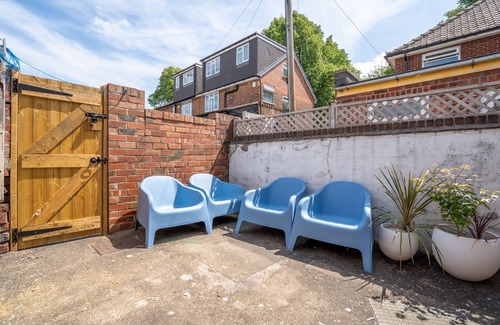 York House | Blue Sky House - a family break that sleeps 4 guests in 2 bedrooms
