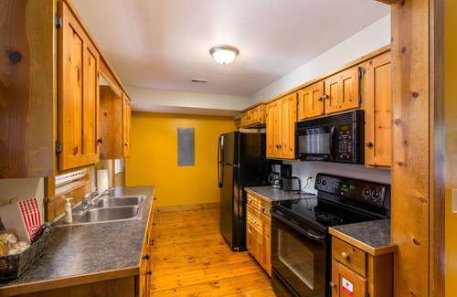 Millersburg Cabin | Blue Spruce . Trailside Lodging