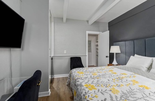 Douglas Hotel | Blue Star Motel #9 - Studio Hotel, Sleeps 2