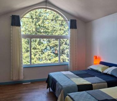Sechelt House | Blue Villa by the Sea